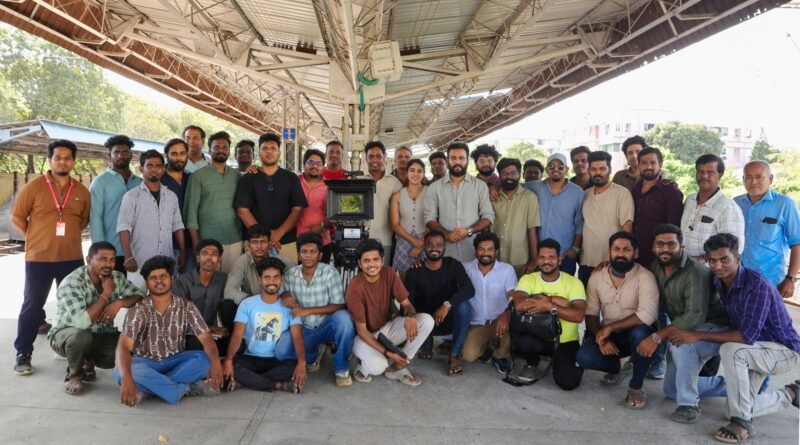 ஜமா’ புகழ் பாரி இளவழகன் – ரம்யா ரங்கநாதன் ஜோடி சேர்ந்த புதிய படம்!படப்பிடிப்பு வெற்றிகரமாக நிறைவு பெற்றிருக்கிறது!! ஜமா’ புகழ் பாரி இளவழகன் – ரம்யா ரங்கநாதன் ஜோடி சேர்ந்த புதிய படம்!படப்பிடிப்பு வெற்றிகரமாக நிறைவு பெற்றிருக்கிறது!!