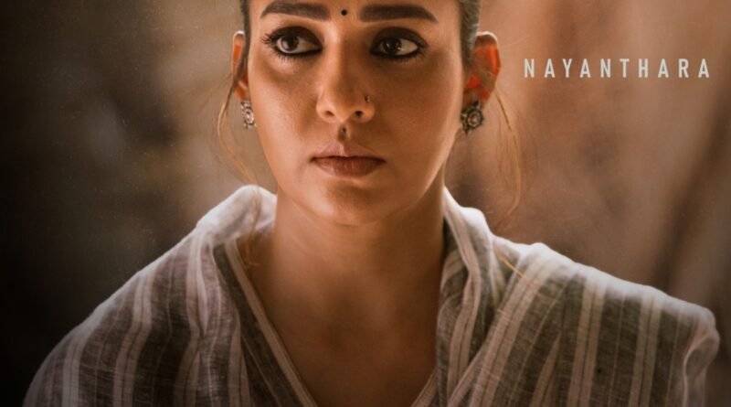 பெண்கள் தினத்தில் “பேட்ரியாட்”( Patriot) படத்திலிருந்து, லேடி சூப்பர்ஸ்டார் நயன்தாரா சிறப்பு கேரக்டர் போஸ்டர் வெளியிடப்பட்டது!! பெண்கள் தினத்தில் “பேட்ரியாட்”( Patriot) படத்திலிருந்து, லேடி சூப்பர்ஸ்டார் நயன்தாரா சிறப்பு கேரக்டர் போஸ்டர் வெளியிடப்பட்டது!!