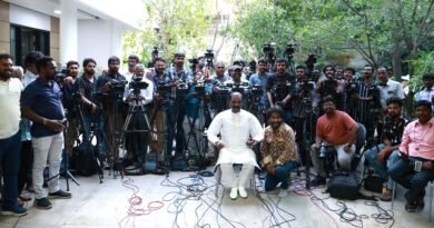 கவிப்பேரரசு வைரமுத்துவிற்கு மாண்புமிகு தமிழக முதல்வர் மு.க. ஸ்டாலின் மற்றும் நடிகர் ரஜினிகாந்த் தொலைபேசி வாயிலாக வாழ்த்து