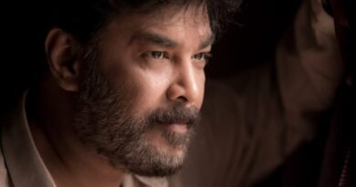 மொமண்ட் என்டர்டெயின்மெண்ட்ஸ் பேனரில் ஜி.ஏ. ஹரிகிருஷ்ணன், துர்கா தேவி ஹரிகிருஷ்ணன் தயாரிப்பில் சுந்தர் சி நடிக்கும் திகில் நிறைந்த பேய் படம்