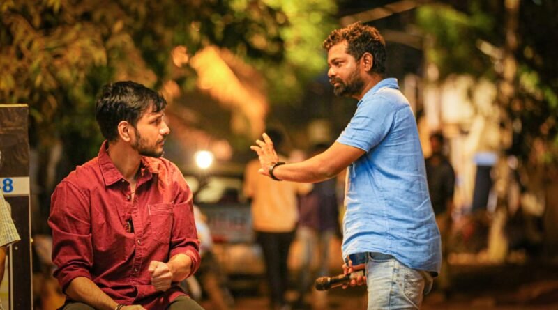 ‘ப்ளடி பாலிடிக்ஸ்’ படத்தின் அதிரடி டைட்டில் டீசரை நடிகர் ஆர்யா மற்றும் மாரி செல்வராஜ் வெளியிட்டனர்!