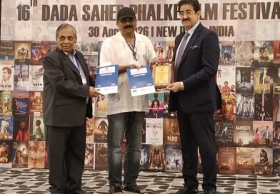 நடிகர்கள் கருணாஸ், நிமிஷா சஜயன் நடிப்பில் உருவாகியுள்ள ‘என்ன விலை’ திரைப்படம், வெளியீட்டிற்கு முன்பே தாதாசாகேப் பால்கே சர்வதேச திரைப்பட விழாவில் சிறந்த திரைக்கதைக்கான விருது வென்றுள்ளது!