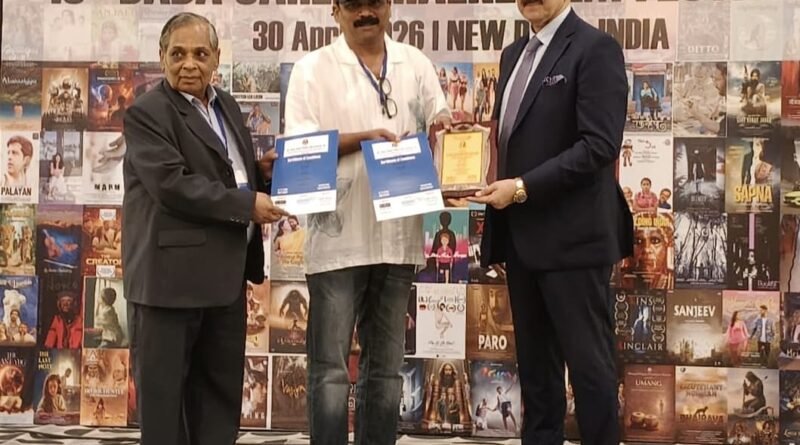 நடிகர்கள் கருணாஸ், நிமிஷா சஜயன் நடிப்பில் உருவாகியுள்ள ‘என்ன விலை’ திரைப்படம், வெளியீட்டிற்கு முன்பே தாதாசாகேப் பால்கே சர்வதேச திரைப்பட விழாவில் சிறந்த திரைக்கதைக்கான விருது வென்றுள்ளது!