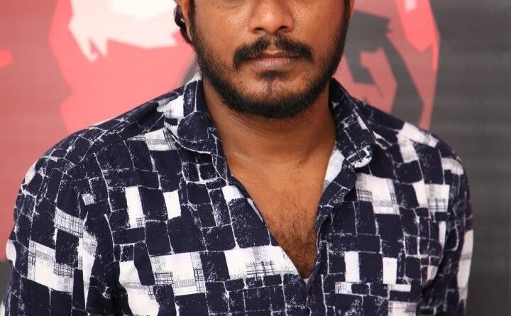 ரைனோ பிக்சர்ஸ்   தயாரிப்பில், தமிழ் சினிமாவில் தரமான மற்றும் வித்தியாசமான படைப்புகளை வழங்கும் நோக்கத்துடன் புதிய முயற்சியில் களம் இறங்குகிறார் தயாரிப்பாளர் திரு.ஆர்.ராகேஷ் .