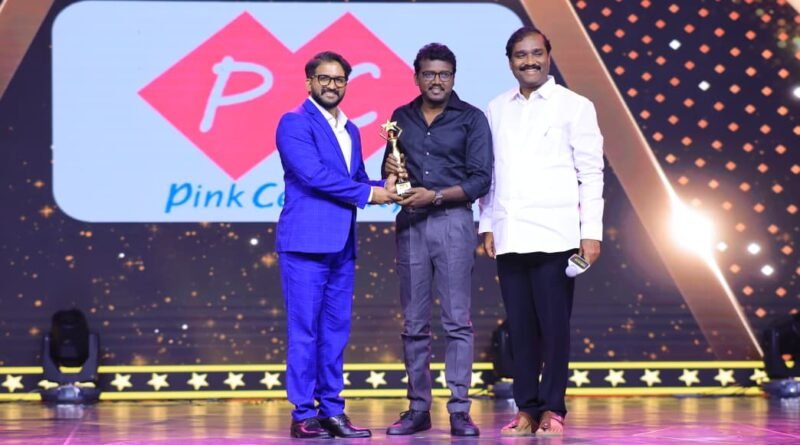 திரைத்துறையினர் ஒன்று கூடிய பிரம்மாண்ட விழாவில் மாண்புமிகு தமிழக முதல்வர் விஜய் பெயரில் புதிய விருது அறிவிப்பு!