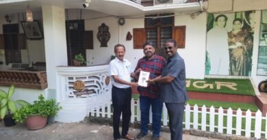 சென்னை எம்.ஜி.ஆர் வாழ்ந்த இல்லத்தில் இயக்குனர் சீனு ராமசாமியின் ‘சினிமாவின் ஆன்மா’ நூல் வெளியீடு