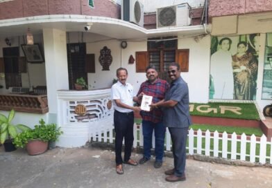 சென்னை எம்.ஜி.ஆர் வாழ்ந்த இல்லத்தில் இயக்குனர் சீனு ராமசாமியின் ‘சினிமாவின் ஆன்மா’ நூல் வெளியீடு
