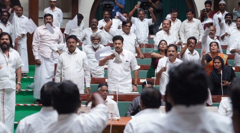 ஸ்கிரீன் சீன் மீடியா என்டர்டெயின்மென்ட் சுந்தர் ஆறுமுகம் தயாரிப்பில் ‘டாடா’ இயக்குநர் கணேஷ் கே பாபு இயக்கத்தில் ரவி மோகன் நடிக்கும் ‘கராத்தே பாபு’ திரைப்படத்தின் முதல் பாடல் ‘ராசாதி ராசா’ வெளியீடு