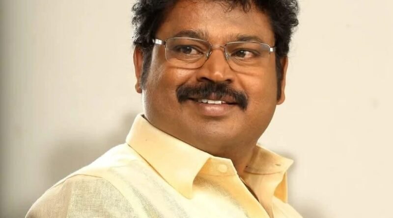 ஆறு தலைமுறைகளின் பெயர்களை பட்டியலிட்டு, ஆகப் பெரும் அரசியல் தலைமைகள், நீதி அரசர்கள், கல்வியாளர்கள், திரைத்துறை ஆளுமைகள்,  தொழிலதிபர்கள்  கலந்து கொள்ளும் இயக்குனர் வ.கௌதமன் மகள் திருமணம்