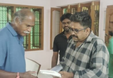 புதுச்சேரி முதலமைச்சரைச் சந்தித்து ‘சினிமாவின் ஆன்மா’ நூலை வழங்கினார் இயக்குநர் சீனு ராமசாமி: பள்ளிக் கல்வித்துறை மூலம் நடவடிக்கை எடுக்கப்படும் என முதல்வர் உறுதி!