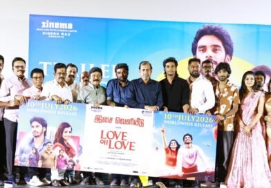 ஒரு மகனை இயக்குனராகவும், இன்னொரு மகனை நடிகராகவும் உருவாக்கியுள்ளார் கஸ்தூரி ராஜா. தன்னுடைய பெரியப்பாவிற்கு பவிஷ் நல்ல பெயர் வாங்கி கொடுக்க வேண்டும்.