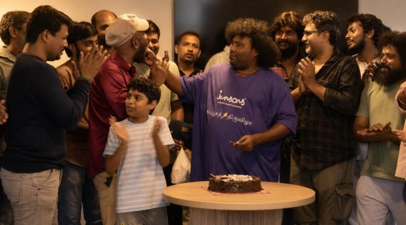 ‘காகங்கள்’ படப்பிடிப்பு நிறைவு – யோகி பாபுவின் பிறந்தநாளுடன் இணைந்த இரட்டை மகிழ்ச்சி ‘காகங்கள்’ படப்பிடிப்பு நிறைவு – யோகி பாபுவின் பிறந்தநாளுடன் இணைந்த இரட்டை மகிழ்ச்சி
