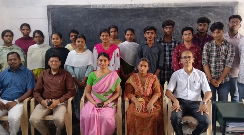 தமிழ்நாடு நீட் தேர்வை எதிர்த்து டெல்லியுடன் போராடும் நிலையில், மகுடஞ்சாவடியில் உள்ள இலவச பயிற்சி மையம் நீட் தேர்வில் சாதனை! தமிழ்நாடு நீட் தேர்வை எதிர்த்து டெல்லியுடன் போராடும் நிலையில், மகுடஞ்சாவடியில் உள்ள இலவச பயிற்சி மையம் நீட் தேர்வில் சாதனை!