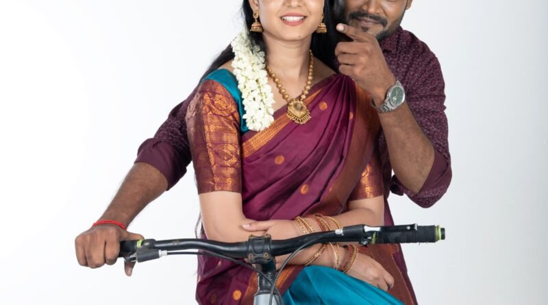 ஆன்ஷ்வா புரொடக்ஷன்ஸ் தயாரிப்பில் பிரபு ஏகாம்பரம் இயக்கி நடிக்கும் ‘மிடில் கிளாஸ் மாப்பிள்ளை’ (MCM)