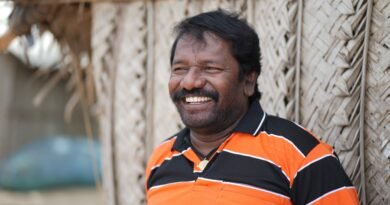 திரையரங்குகளில் செப்டம்பர் 17 ஆம் தேதி  வெளியாகும் ‘என்ன விலை’ திரைப்படத்தின் மூலம் திரையுலகில் 25 ஆண்டுகளை நிறைவு செய்யும் நடிகர் கருணாஸ்!