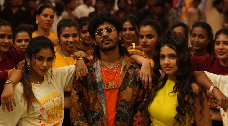 ’டெக்ஸாஸ் டைகர்’ திரைப்படத்தின் முதல் பாடலான ‘டைகரியன் ரோர்’ பாடலில் ஹிருது ஹரூனின் எனர்ஜியும் கண்கவர் நடனமும் ரசிகர்களை கவர்ந்துள்ளது!