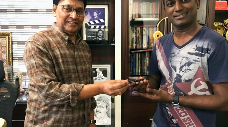 திரைக்கதை மன்னன் கே.பாக்யராஜை வியக்க வைத்த ஸ்கிரிப்ட் ; செப்-18ல் வெளியாகும் ‘பீப்’ பட ரகசியங்கள் என்ன ? திரைக்கதை மன்னன் கே.பாக்யராஜை வியக்க வைத்த ஸ்கிரிப்ட் ; செப்-18ல் வெளியாகும் ‘பீப்’ பட ரகசியங்கள் என்ன ?