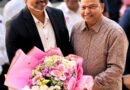 தமிழ்நாடு ஒலிம்பிக் சங்க தலைவரும் வேல்ஸ் பல்கலைக்கழக நிறுவன வேந்தருமான டாக்டர் ஐசரி கே கணேஷ் முதலமைச்சர் திரு.சி. ஜோசப் விஜய் அவர்களை பூங்கொத்து கொடுத்து வரவேற்றார்.
